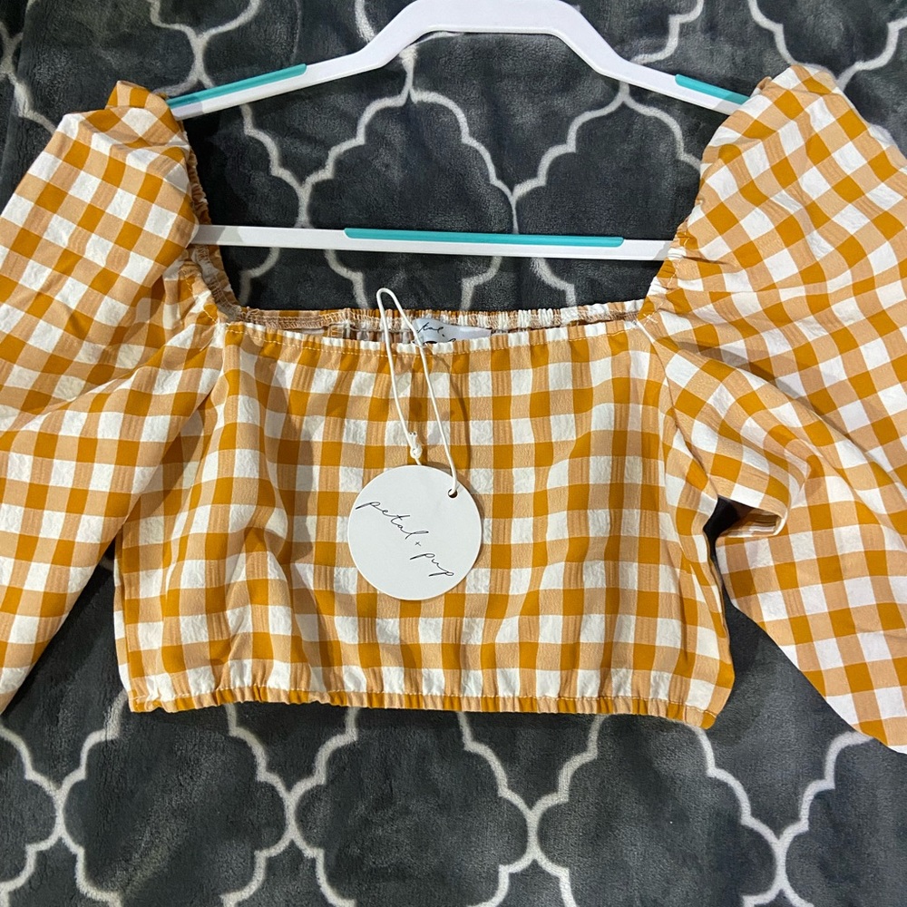 Yellow plaid cropped shirt. Size M